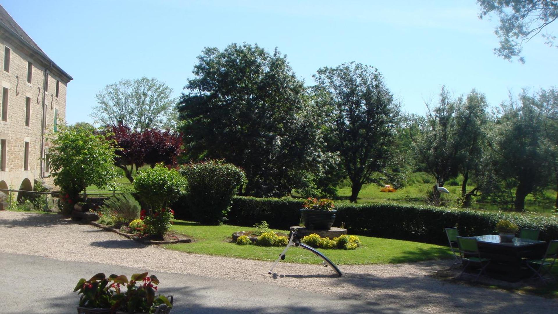 Moulin de Bourgchateau Louhans Buitenkant foto