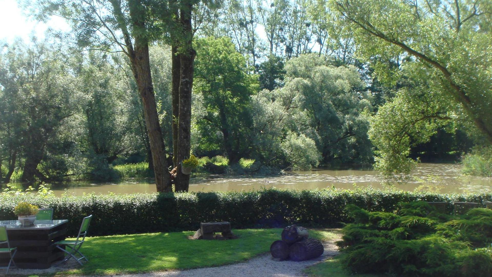 Moulin de Bourgchateau Louhans Buitenkant foto